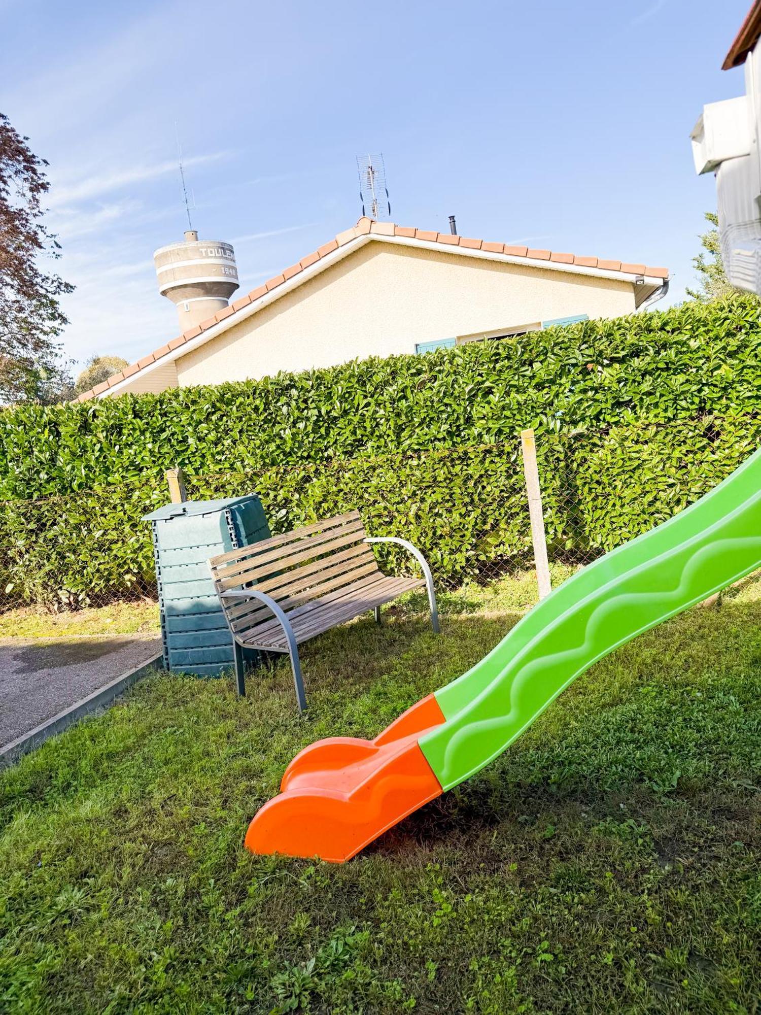 Villa Familiale Avec Piscine Privee Toulenne Luaran gambar